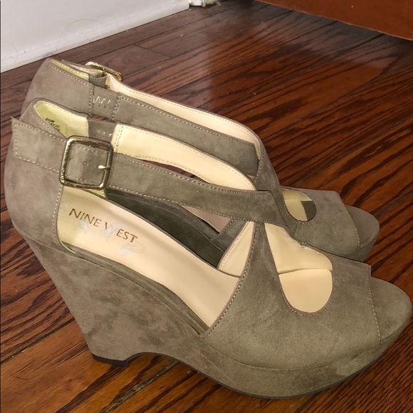 Nine West- Suede Wedges- Size 8.5 - Picture 4 of 8